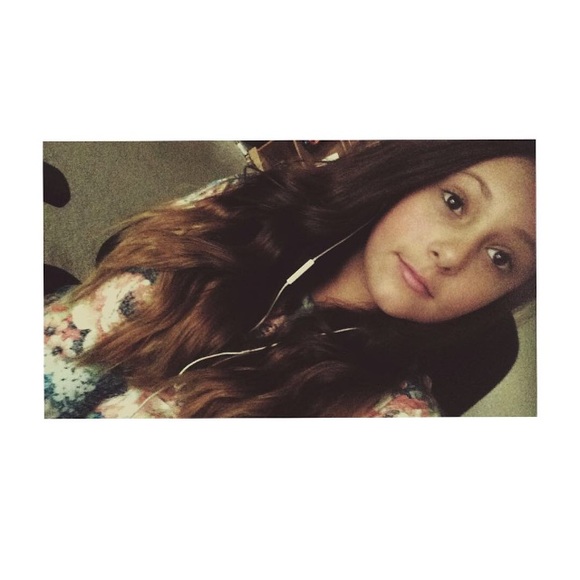 Meet your Posher, Emily - Picture 1 of 1