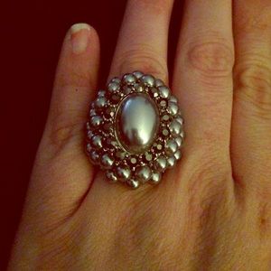 Cocktail gray pearl ring
