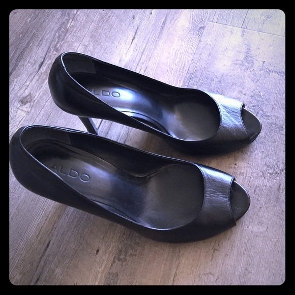 Aldo peep toe pumps