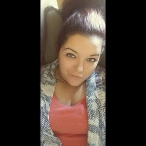 Meet your Posher, Kayla