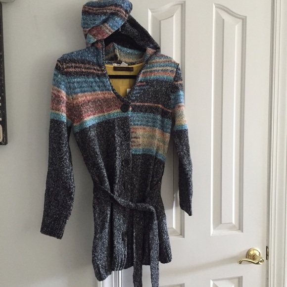 NWT - Hooded sweater with~waist tie~button down