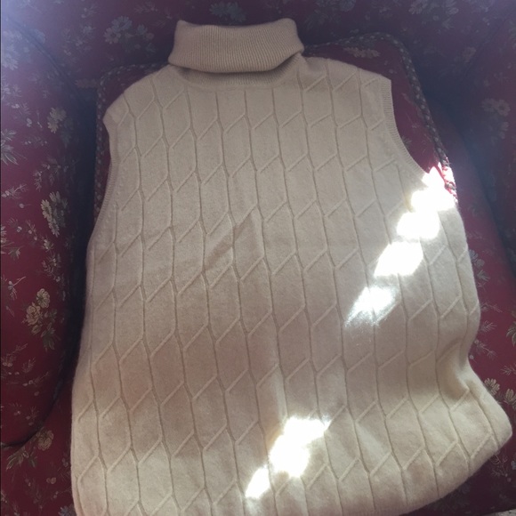 Cream sleeveless sweater