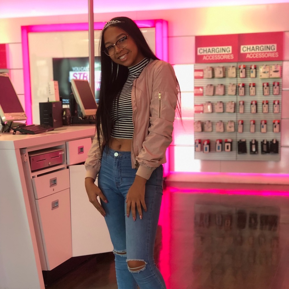 Meet your Posher, Tiara