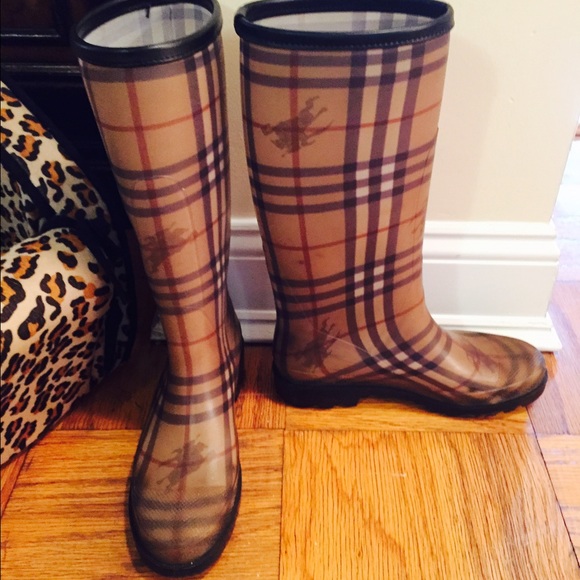 Authentic Burberry House Check Rain Boot Size 39 - Picture 2 of 4