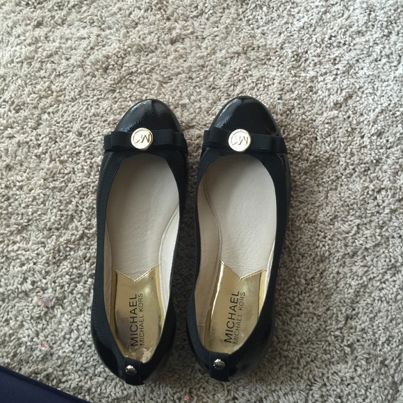 🎉SUNDAY SALE🎉 Michael Kors flats
