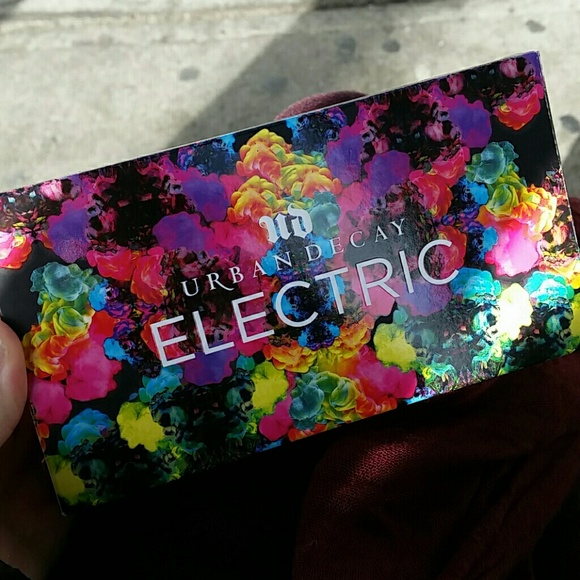 Urban Decay Electric Palette