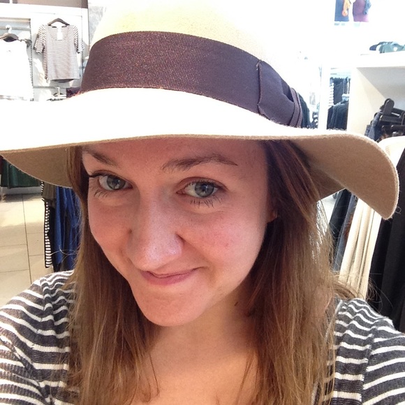 Meet your Posher, Allison - Picture 1 of 1