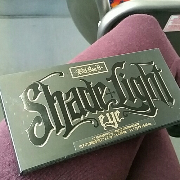 ACCEPTING OFFERS Shade & light eye contour palette