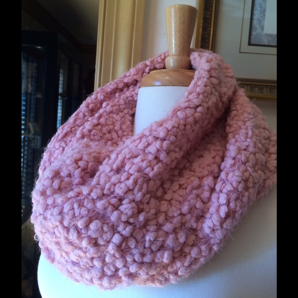 🎀HOST PICK 12/25🎀 SONOMA Knit Scarf NWOT 💗💗 - Picture 1 of 4