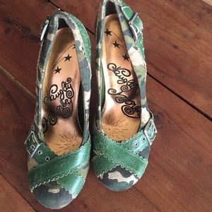 Funky camo heels!!!
