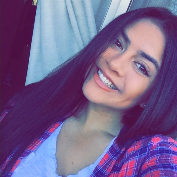 Meet your Posher, Julia - Picture 1 of 1