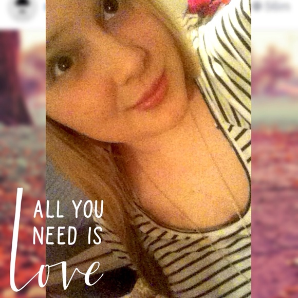 Meet your Posher, Hayley - Picture 1 of 1