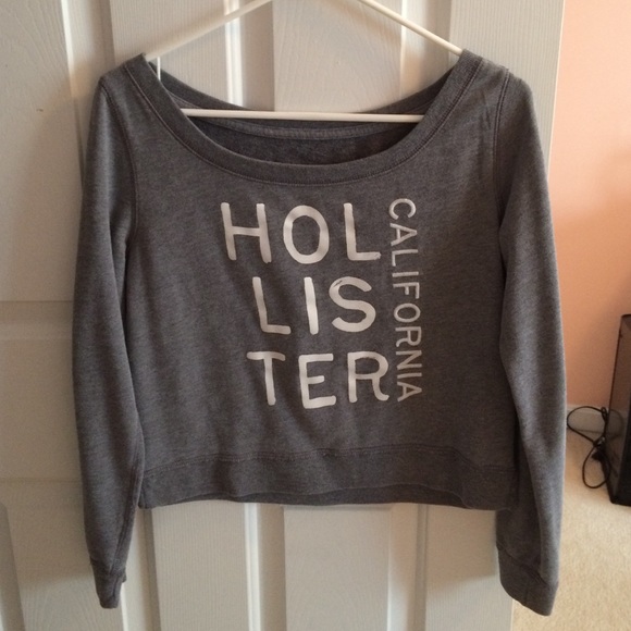 Wide necked cropped sweater.