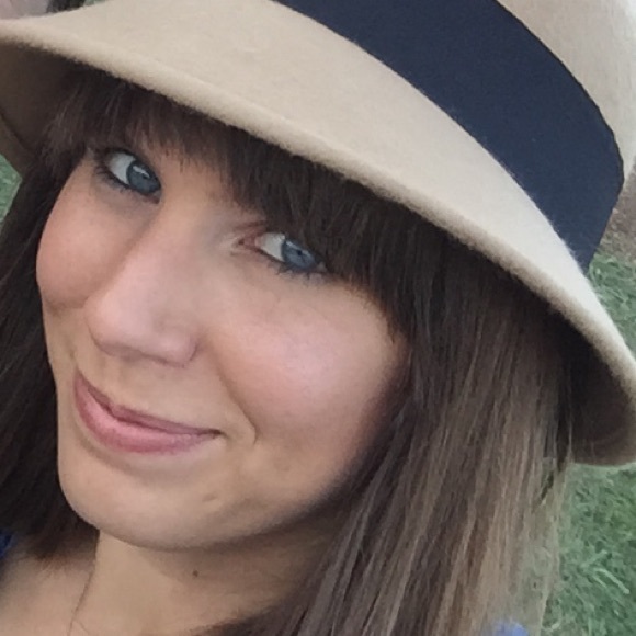 Meet your Posher, Amelie