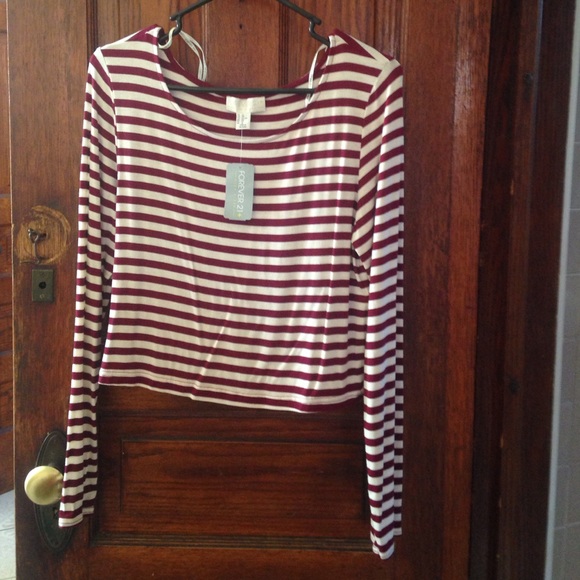 Knit long sleeve crop top