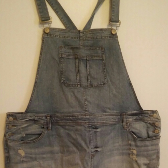 Overall shorts