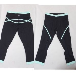Lululemon black crops- blue strip