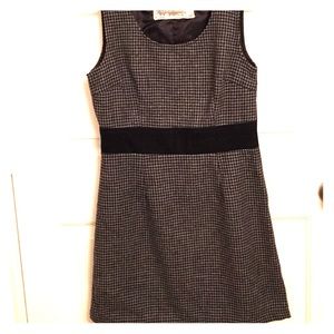 Mini dress. Houndstooth pattern, black and gray