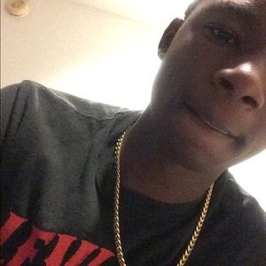 Meet your Posher, Carlos