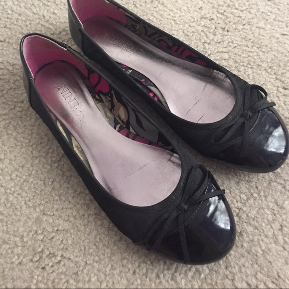 Black flats - Picture 2 of 2