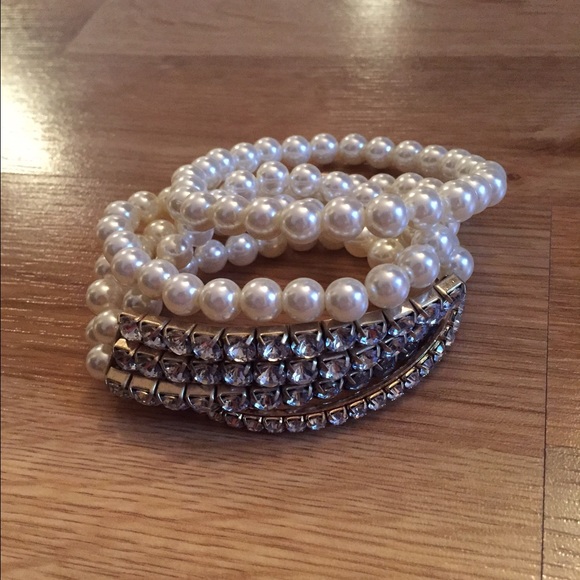 Beautiful Pearl & Diamond Nordstroms Bracelets ✨