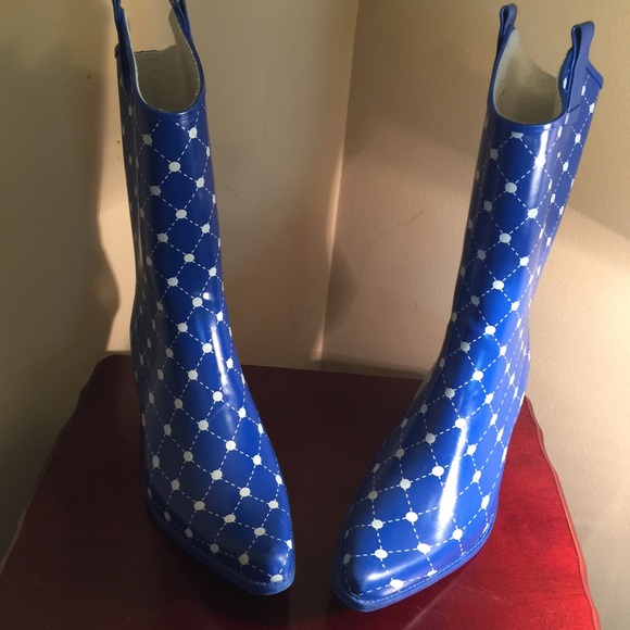 Rain boots
