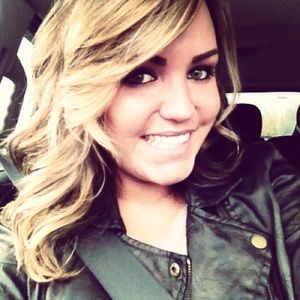 Meet your Posher, Kayla