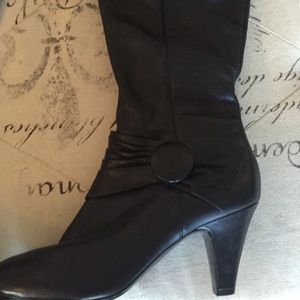Black Naturalizer Boots