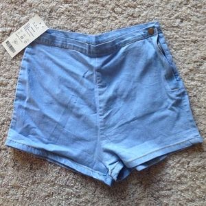 Light wash high waisted denim short