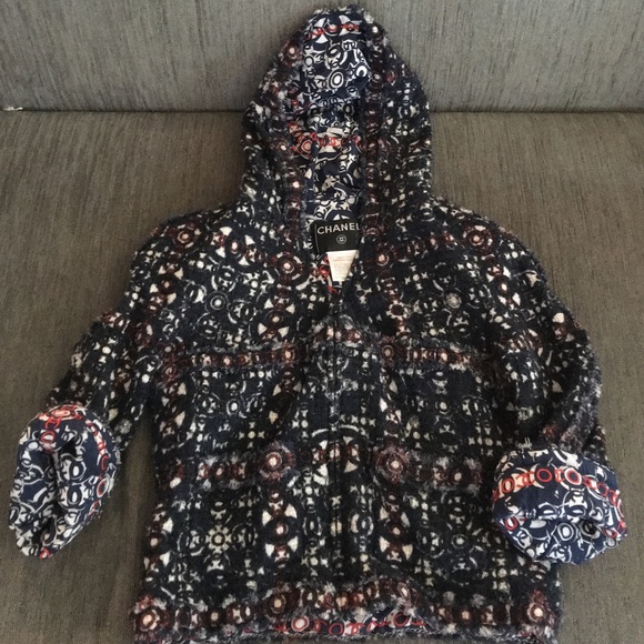 Chanel Jacket ! - Picture 3 of 4