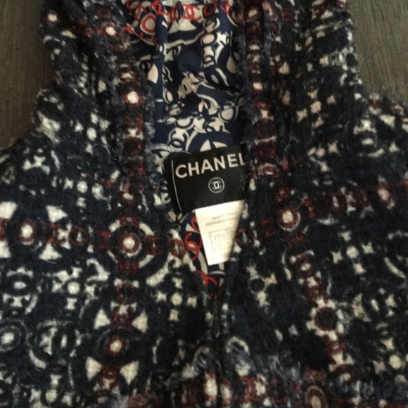 Chanel Jacket ! - Picture 4 of 4