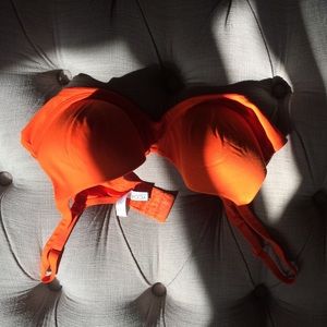 Body by Victoria Secret bra