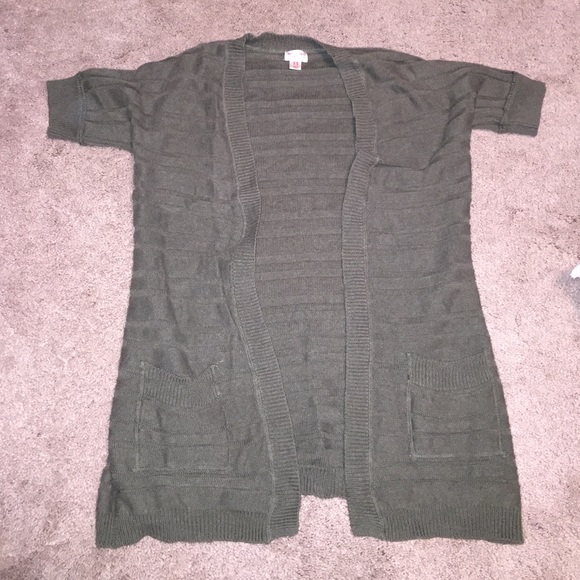Dark Green Short-Sleeve Cardigan