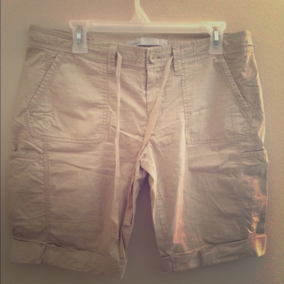 Old Navy Khaki Capris