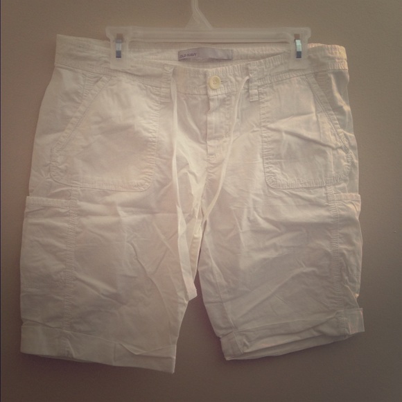 Old Navy White Capris