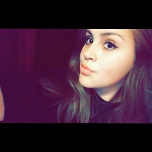 Meet your Posher, Alyssa