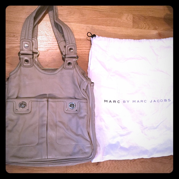 Marc Jacobs Taupe Shoulder Bag Purse Leather