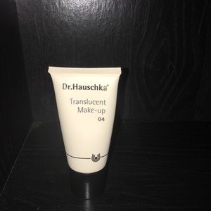 Dr. Hauschka translucent make up