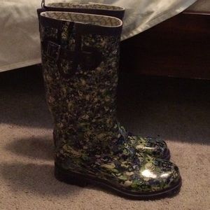 Never been worn Boots