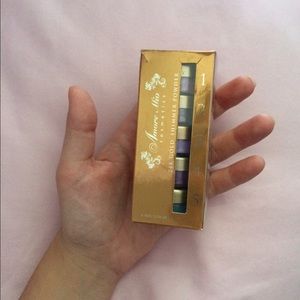 Shadow pigments. New