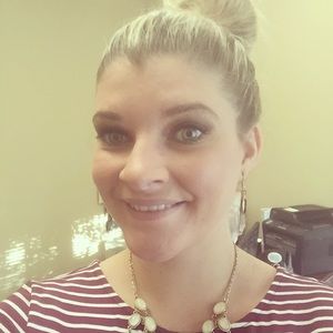 Meet your Posher, Lara