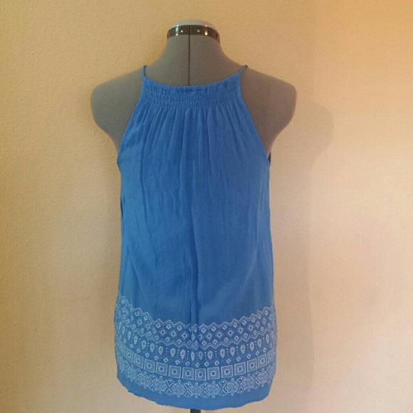 Bright blue w border print sleeveless top - Picture 2 of 3