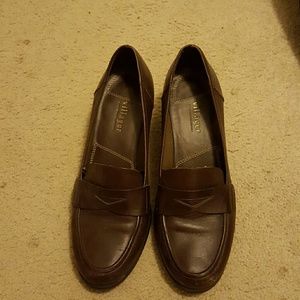 Dress shoes