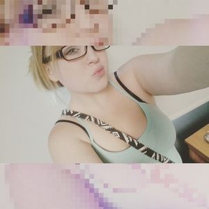 Meet your Posher, Becca