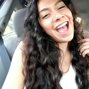 Meet your Posher, Vanessa