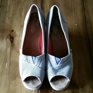 Toms wedges