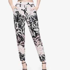 Tropical print pleated soft pants