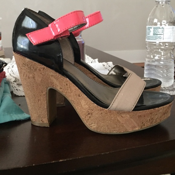 Fergie heels - Picture 2 of 4