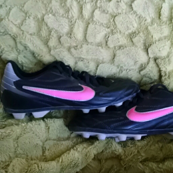 Nike soccer cleats. Youth size 4.