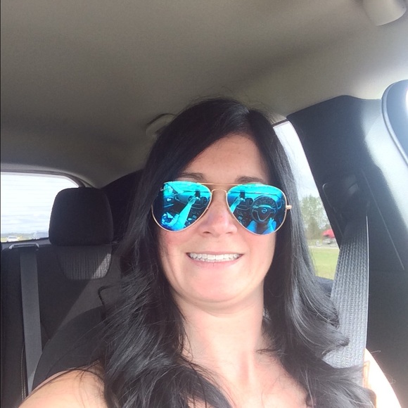 Meet your Posher, Sara